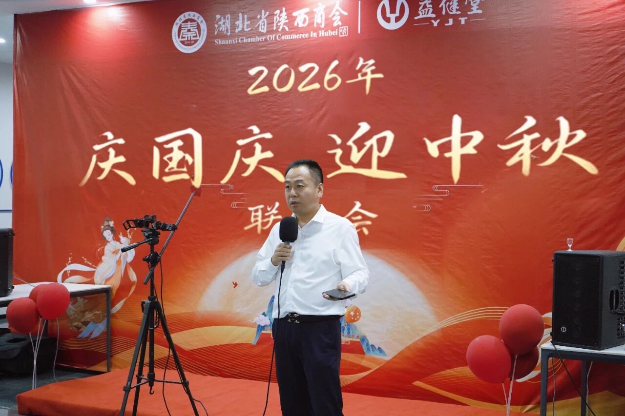 b10b00420080cc27de3d4d6356a0d1fb.jpg